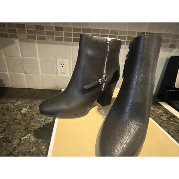 MICHAEL KORS BRITT HEELED BOOT IN BLACK TUMBLED LEATHER SZ 7.5 $255 MSRP - Picture 8 of 10